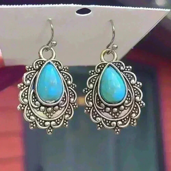 Vintage turquoise like silver tone earrings - Picture 4 of 16